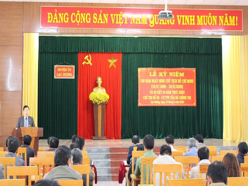 Đồng chí Phạm Triều - TUV, Bí thư Huyện ủy phát biểu tại buổi Lễ kỷ niệm