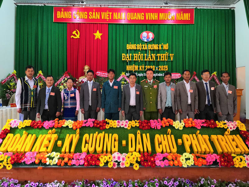 Ban Chấp hảnh Đảng bộ xã Đưng K’Nớ khóa V, nhiệm kỳ 2020-2025 ra mắt Đại hội
