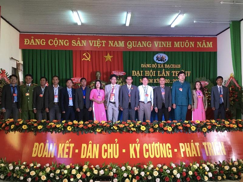Ban Chấp hành Đảng bộ xã Đạ Chais khóa IV ra mắt Đại hội