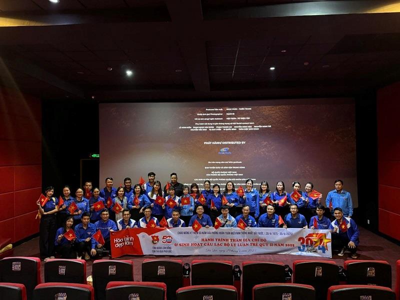 Cán bộ, đoàn viên thanh niên xem bộ phim “Địa đạo” tái hiện tinh thần bất khuất của cha ông