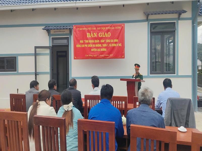 Quang cảnh buổi lễ bàn giao