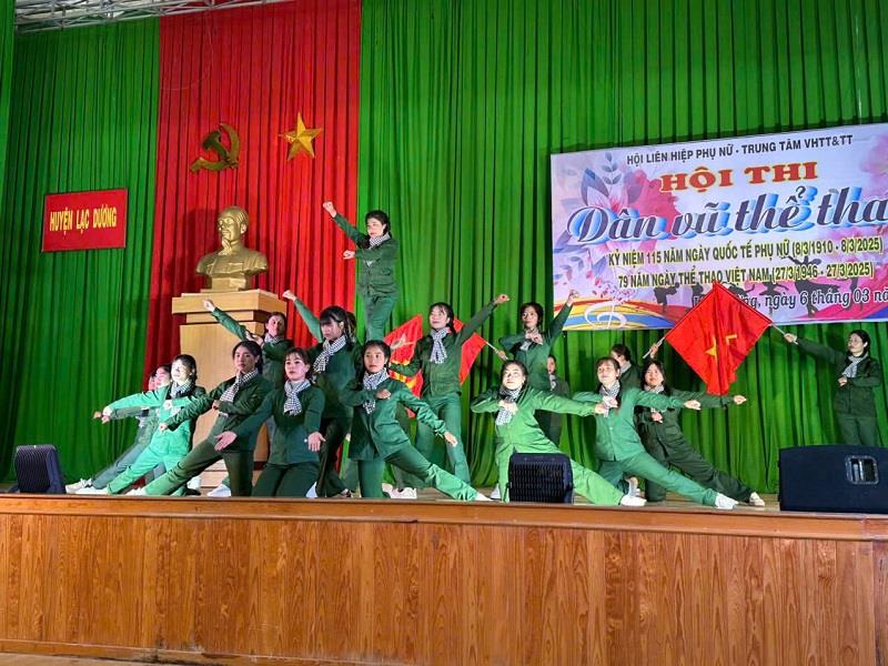 Phần thi ấn tượng của đội xã Lát
