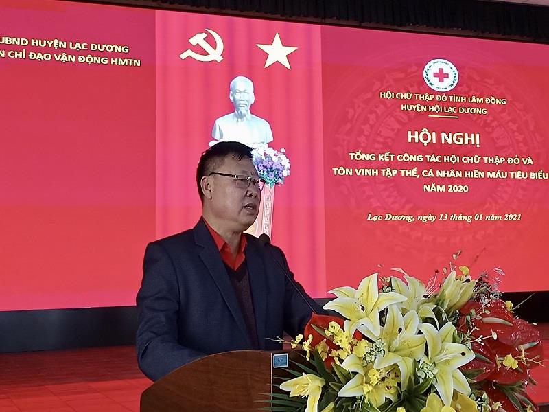 Đồng chí Đỗ Hoàng Tuấn - Chủ tịch Hội Chữ thập đỏ tỉnh Lâm Đồng phát biểu tại hội nghị