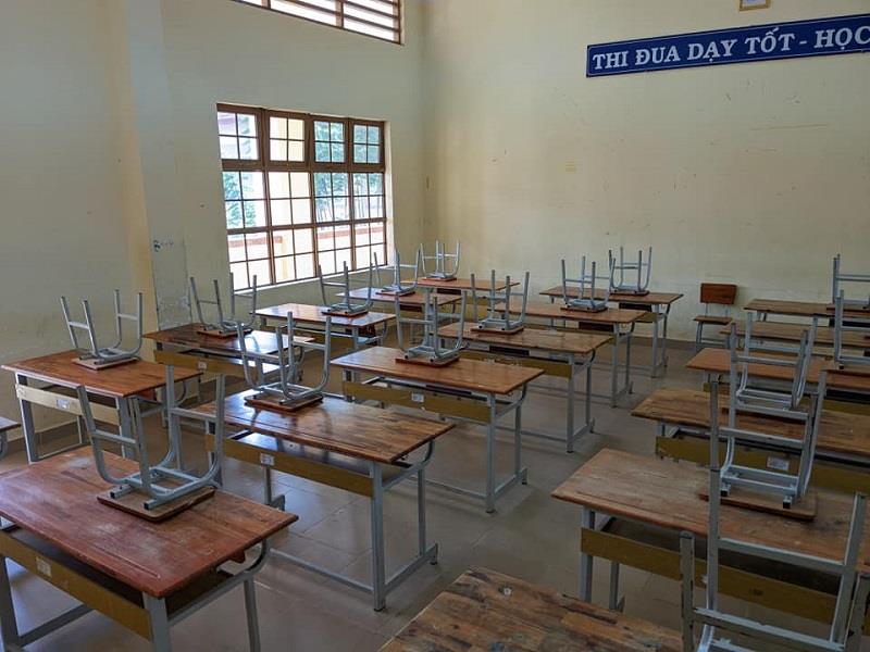 Các phòng thi đã được Trường THPT Lang Biang sắp xếp bàn ghế theo đúng quy định