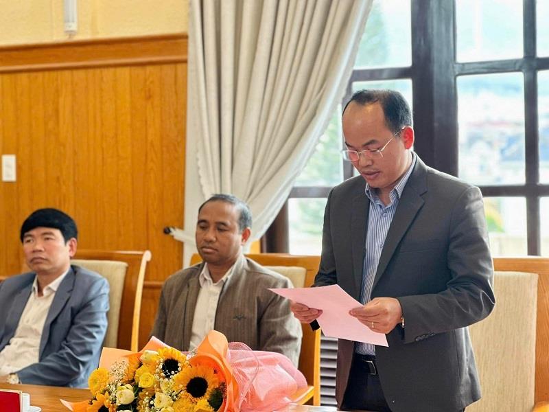 Đồng chí Nguyễn Văn Hợi - tân Chánh Văn phòng Huyện ủy phát biểu nhận nhiệm vụ
