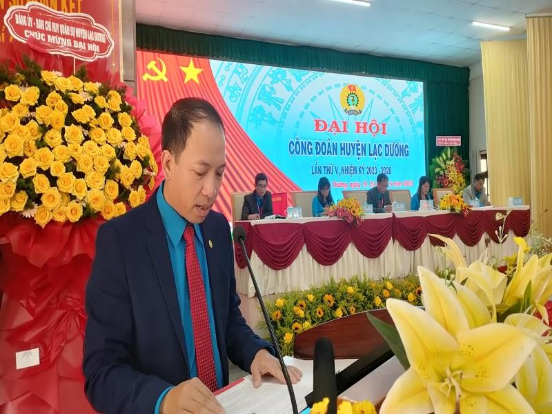 Đồng chí Sử Thanh Hoài - Bí thư Huyện ủy, Chủ tịch HĐND huyện phát biểu chỉ đạo tại Đại hội