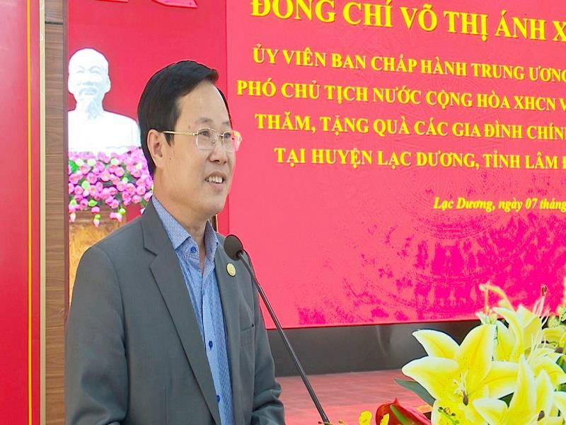 Bí thư Huyện ủy Lạc Dương Phạm Triều phát biểu cảm ơn Phó Chủ tịch nước Võ Thị Ánh Xuân và đoàn công tác cùng các đồng chí lãnh đạo tỉnh