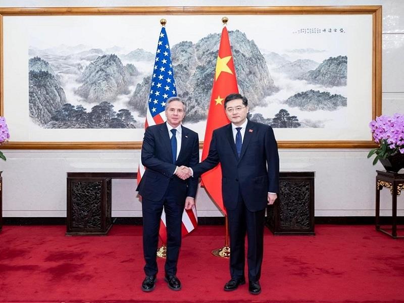 Ngoại trưởng Mỹ Antony Blinken (trái) gặp gỡ người đồng cấp Trung Quốc Tần Cương tại Bắc Kinh (Ảnh: Tân Hoa Xã/Zhai Jianlan)