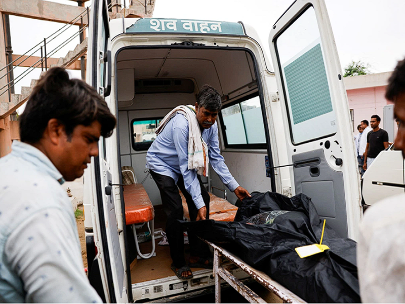 Ít nhất 121 người thiệt mạng sau vụ giẫm đạp ở thành phố Hathras, bang Uttar Pradesh của Ấn Độ. (Ảnh: Reuters)