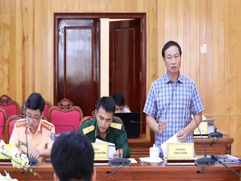 Đại tá Bùi Đức Thịnh - Phó Giám đốc Công an tỉnh Lâm Đồng báo cáo