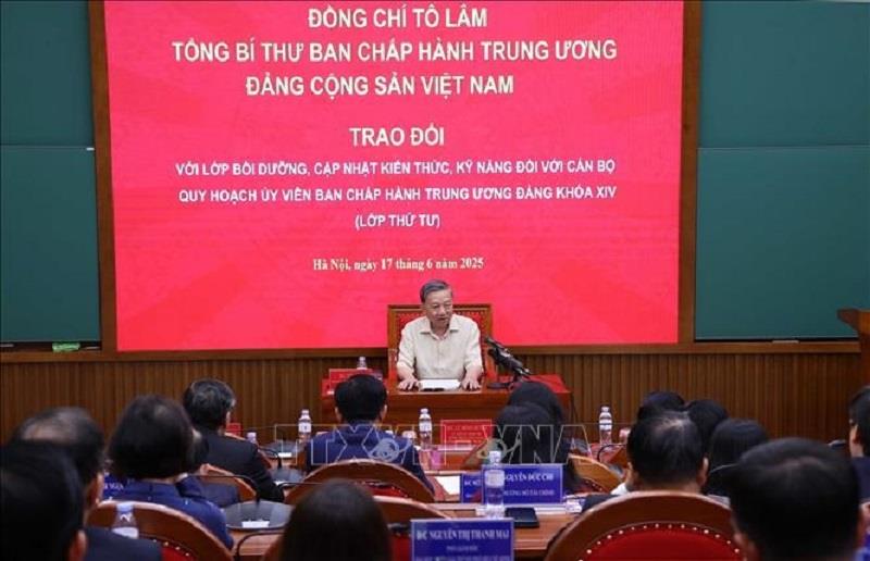 Tổng Bí thư Tô Lâm trao đổi với Lớp Bồi dưỡng cán bộ quy hoạch Ủy viên Trung ương Đảng khóa XIV (Lớp thứ tư).
