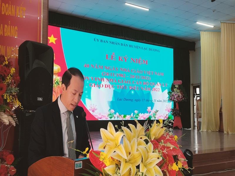 Chủ tịch UBND huyện Sử Thanh Hoài phát biểu tại buổi lễ