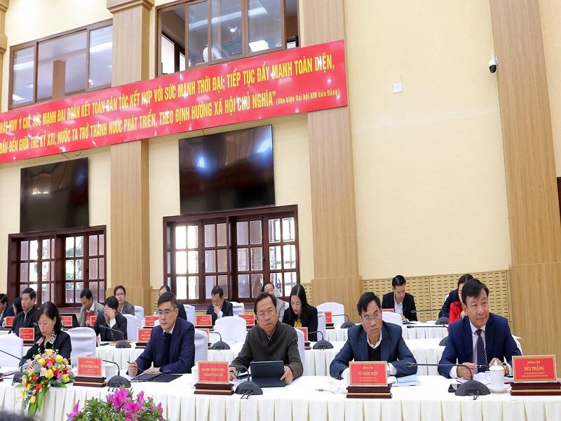 Các đồng chí lãnh đạo tỉnh Lâm Đồng tham dự hội thảo
