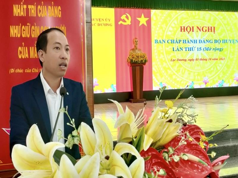 Đồng chí Sử Thanh Hoài - Bí thư Huyện ủy, Chủ tịch HĐND huyện Lạc Dương phát biểu kết luận hội nghị