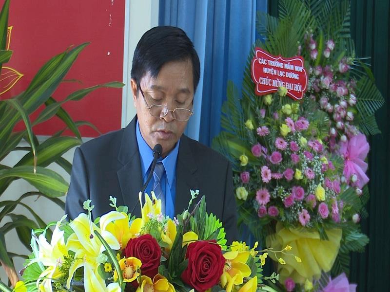 Đồng chí Cil Poh - Phó chủ tịch UBND huyện phát biểu chỉ đạo Đại hội