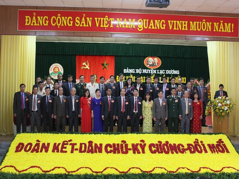Ban Chấp hành Đảng bộ huyện nhiệm kỳ 2020-2025 ra mắt Đại hội