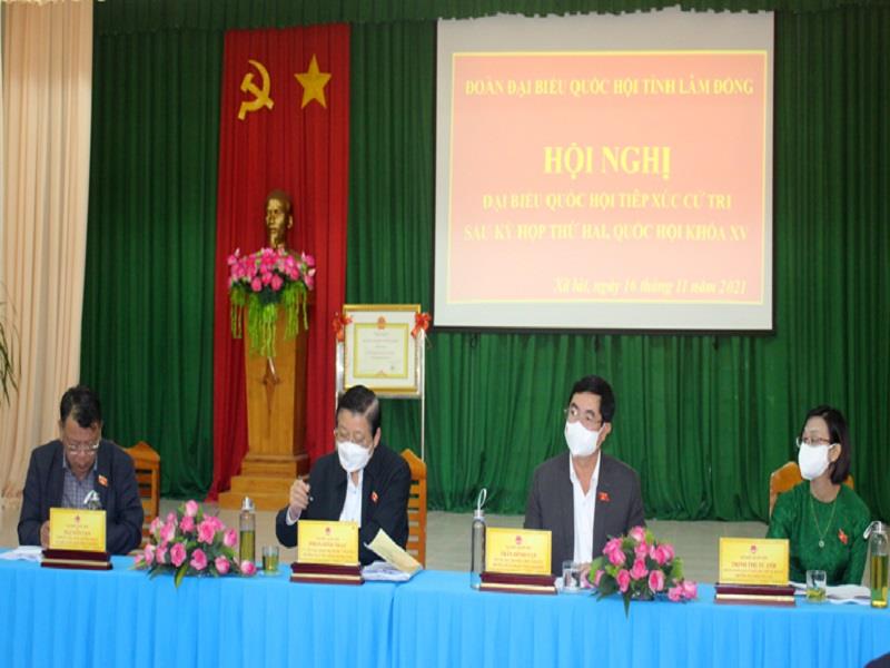 Đoàn ĐBQH khóa XV tỉnh Lâm Đồng tiếp xúc cử tri xã Lát, huyện Lạc Dương