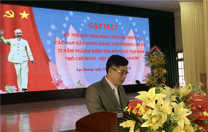 Đồng chí Thân Xuân Quý - UVBTV, Trưởng ban Dân vận Huyện ủy thông qua Diễn văn kỷ niệm
