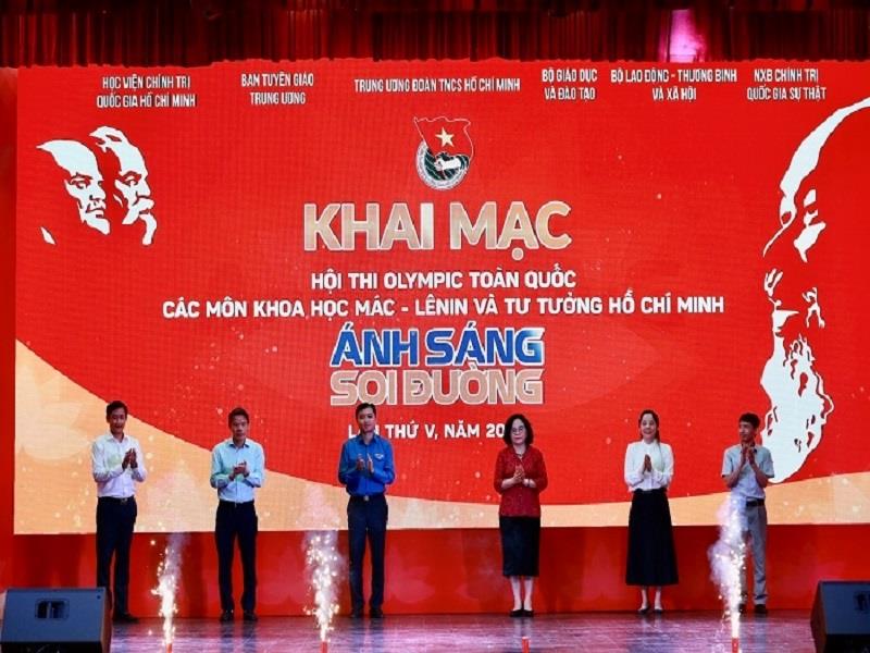 Hội thi Olympic toàn quốc các môn khoa học Mác - Lênin, tư tưởng Hồ Chí Minh đã nhận được sự tham gia tích cực của đông đảo các bạn trẻ trong cả nước. Ảnh: PV