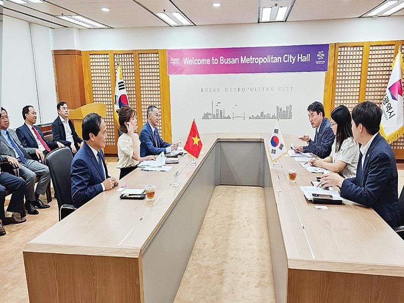 Đoàn công tác tỉnh Lâm Đồng làm việc với lãnh đạo thành phố Busan, Hàn Quốc