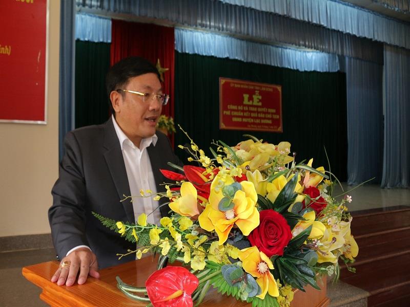 Đồng chí Bùi Thế - Tân Chủ tịch UBND huyện Lạc Dương phát biểu nhận nhiệm vụ