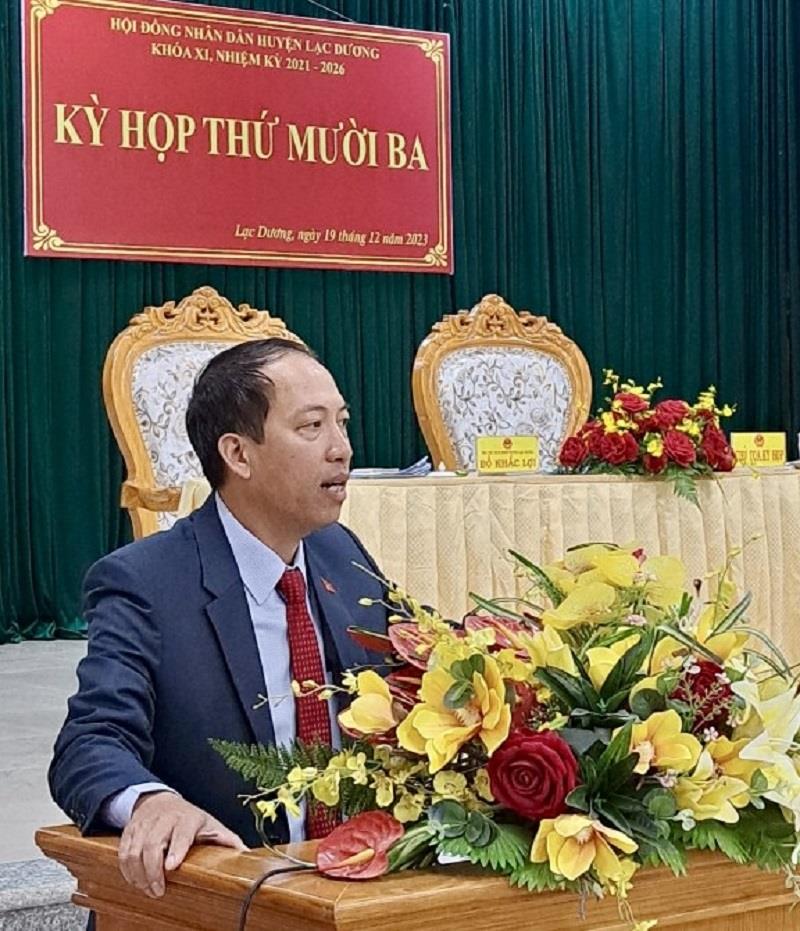 Đồng chí Sử Thanh Hoài - Bí thư Huyện ủy, Chủ tịch HĐND huyện Lạc Dương phát biểu bế mạc kỳ họp