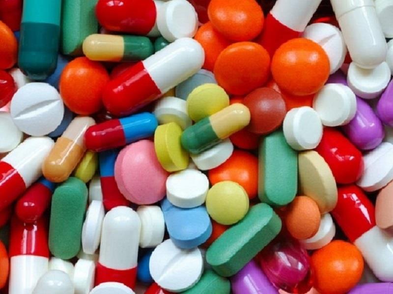 WHO cảnh báo việc lạm dụng thuốc kháng sinh đang làm giảm hiệu quả của thuốc và sinh ra vi khuẩn kháng thuốc. (Ảnh minh họa: TT)