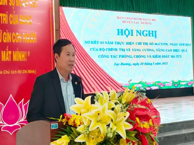 Đồng chí Phạm Triều - Bí thư Huyện ủy, Chủ tịch HĐND huyện phát biểu kết luận hội nghị