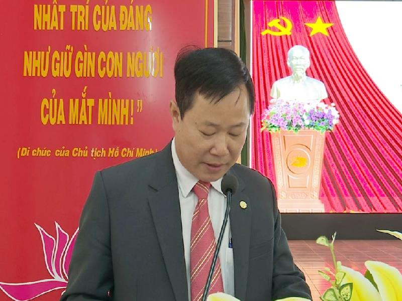 Đồng chí Phạm Triều - TUV, Bí thư Huyện ủy, Chủ tịch HĐND huyện phát biểu chỉ đạo tại hội nghị