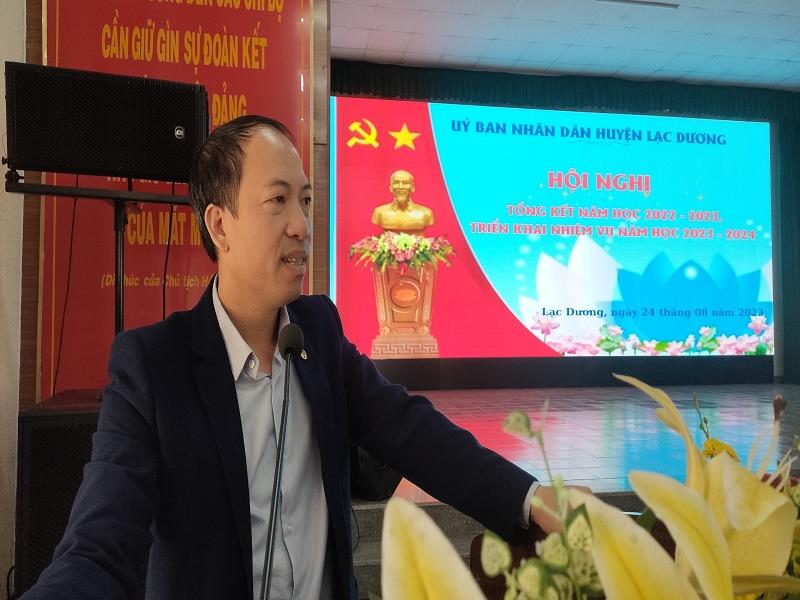 Đồng chí Sử Thanh Hoài - Bí thư Huyện ủy, Chủ tịch HĐND huyện phát biểu chỉ đạo tại hội nghị