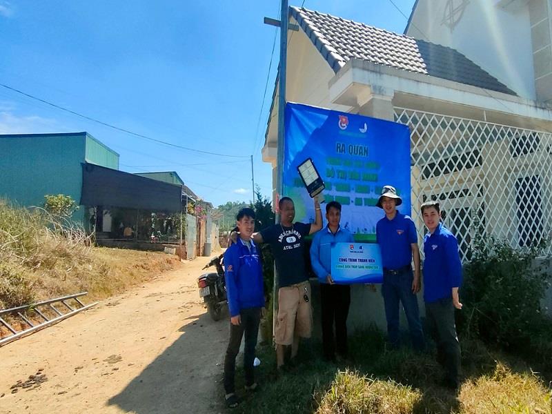 Huyện đoàn Lạc Dương khởi công thực hiện Công trình thanh niên “Tuyến đường điện thắp sáng đường quê”
