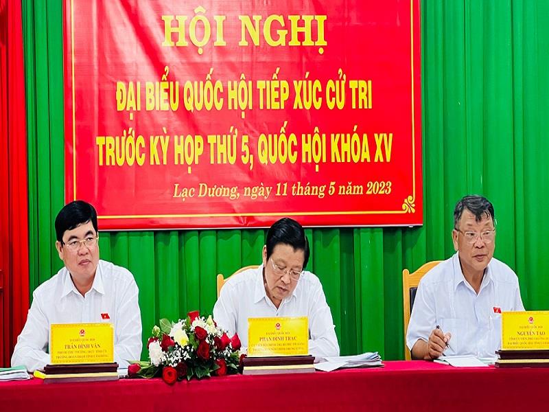 Đoàn ĐBQH khóa XV tỉnh Lâm Đồng tiếp xúc cử tri Lạc Dương trước kỳ họp thứ 5