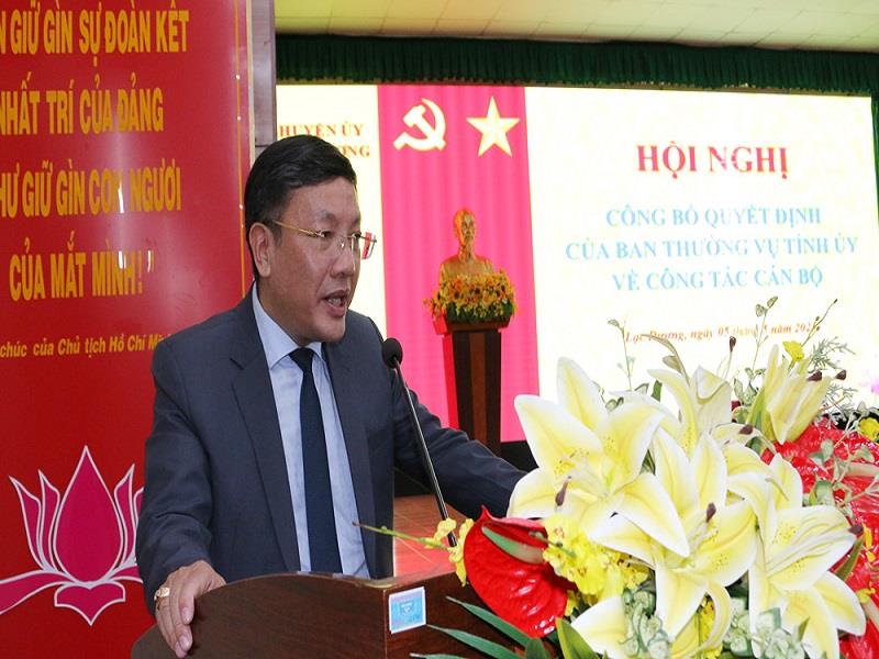 Đồng chí Bùi Thế - Tân Phó Bí thư Huyện ủy Lạc Dương phát biểu nhận nhiệm vụ
