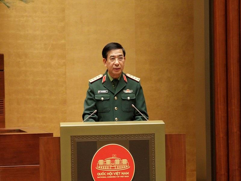 Đồng chí Phan Văn Giang, Ủy viên Bộ Chính trị, Phó Bí thư Quân ủy Trung ương, Bộ trưởng Bộ Quốc phòng truyền đạt chuyên đề Chiến lược bảo vệ Tổ quốc trong tình hình mới.