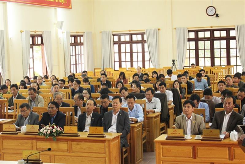 Các đại biểu tham gia Hội nghị Huyện ủy lần thứ 22 (mở rộng)