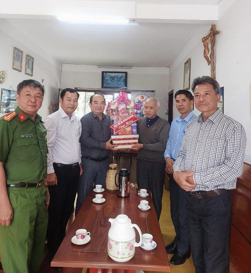 Lãnh đạo huyện Đơn Dương thăm hỏi các cơ sở tôn giáo trên địa bàn