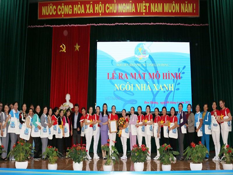 Hội LHPN tỉnh ra mắt Mô hình điểm “Ngôi nhà xanh thu gom phế liệu gây quỹ giúp hội viên nghèo và trẻ em có hoàn cảnh khó khăn” huyện Đơn Dương