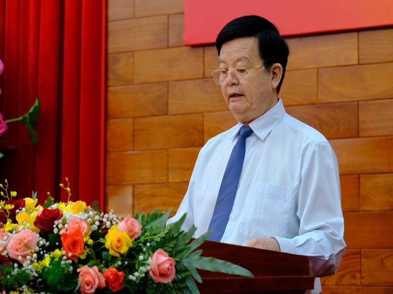 Đồng chí Mai Văn Chính - Phó Trưởng Ban Thường trực Ban Tổ chức Trung ương công bố Quyết định của Bộ Chính trị về công tác cán bộ