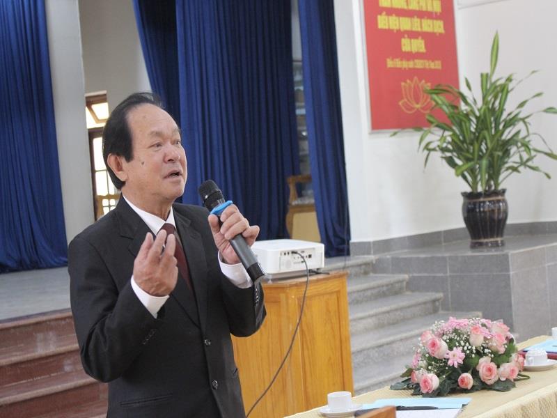 Ông Thái Văn Long - Phó Chủ tịch Liên hiệp các Hội KHKT tỉnh, Phó trưởng Ban Tổ chức cuộc thi giải đáp các ý kiến