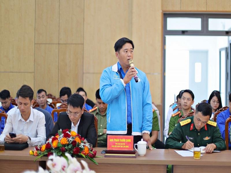 Anh Phan Thanh Sang - Phó Chủ tịch Hội LHTNVN tỉnh, Chủ tịch Hiệp hội Hoa Đà Lạt chia sẻ các vấn đề liên quan đến khởi nghiệp
