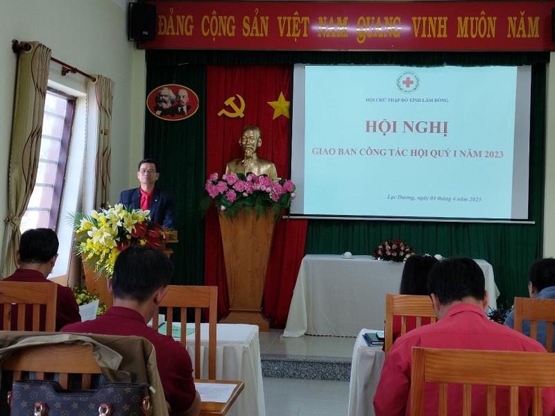 Đồng chí Nguyễn Quang Minh - Chủ tịch Hội Chữ thập đỏ tỉnh phát biểu chỉ đạo tại hội nghị