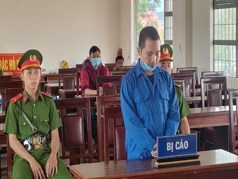 Bị cáo Phan Hồng Cư tại phiên tòa xét xử lưu động