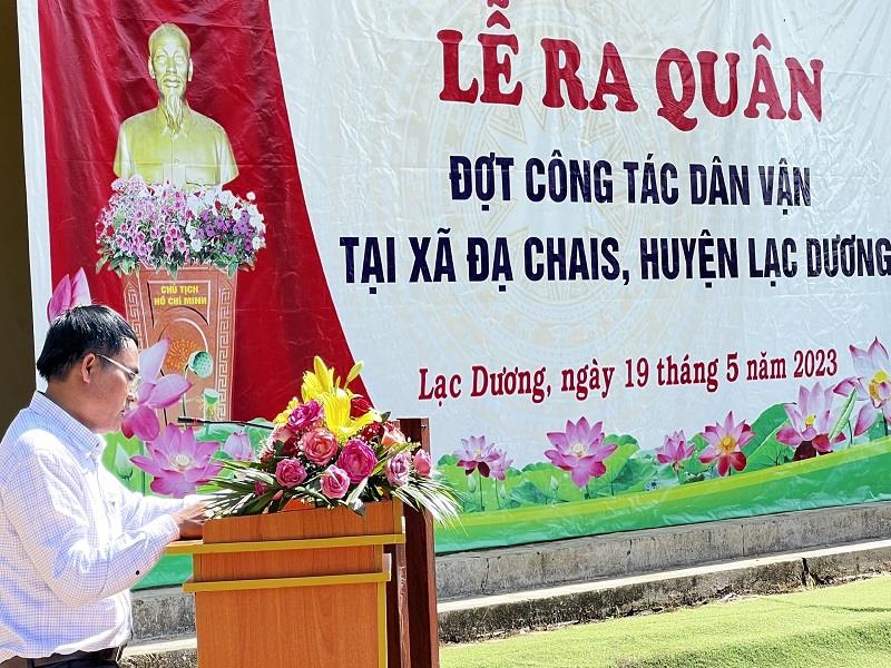 Đồng Ya Tiong - Phó Bí thư Thường trực Huyện ủy phát biểu tại lễ ra quân