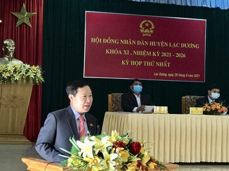 Đồng chí Phạm Triều - TUV, Bí thư Huyện ủy phát biểu tại kỳ họp