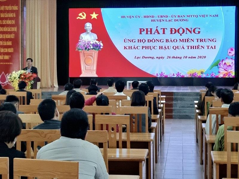 Đồng chí Nguyễn Đình Tiến - Chủ tịch Ủy ban MTTQ huyện Lạc Dương phát biểu tại lễ phát động