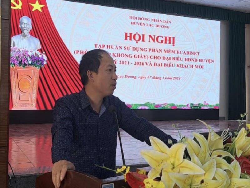 Đồng chí Sử Thanh Hòa - Bí thư Huyện ủy, Chủ tịch HĐND phát biểu khai mạc hội nghị tập huấn