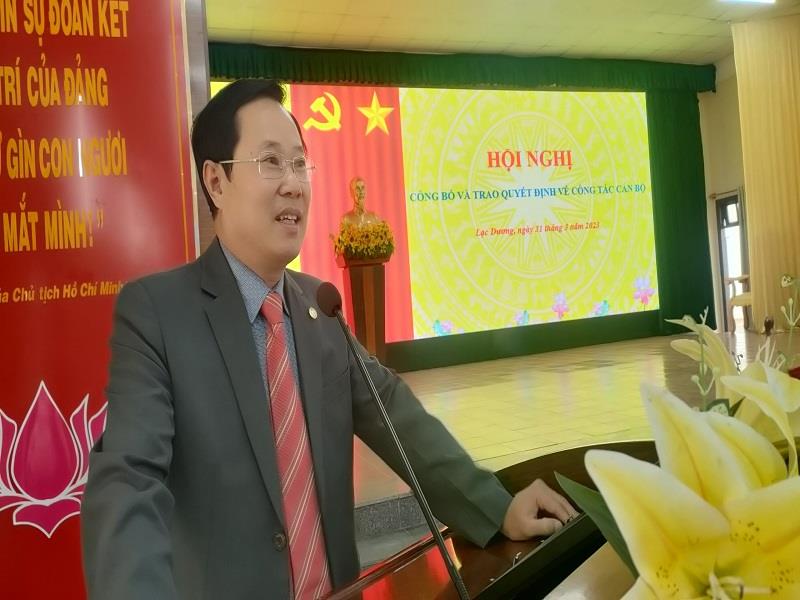 Đồng chí Phạm Triều  - TUV, Bí thư Huyện ủy, Chủ tịch HĐND huyện phát biểu giao nhiệm vụ