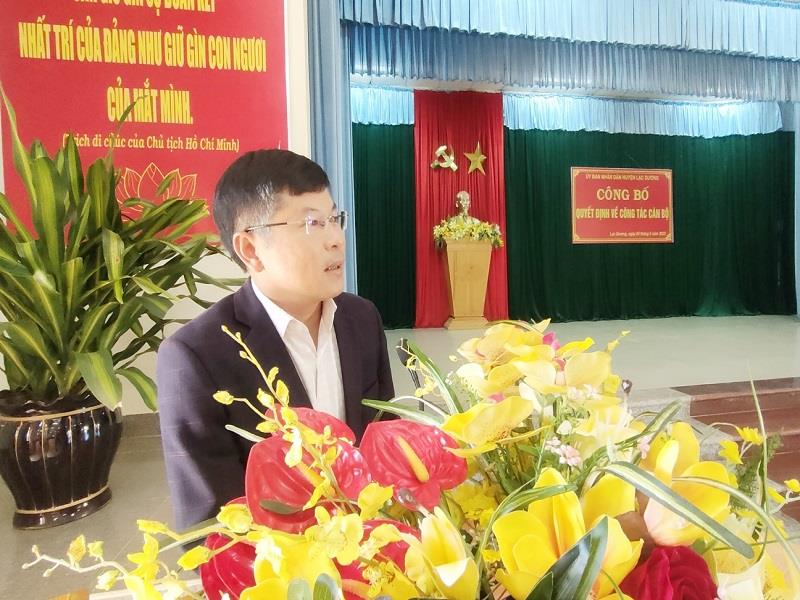 Đồng chí Nguyễn Đặng Nho - Phó Chánh Văn phòng HĐND&UBND huyện phát biểu nhận nhiệm vụ