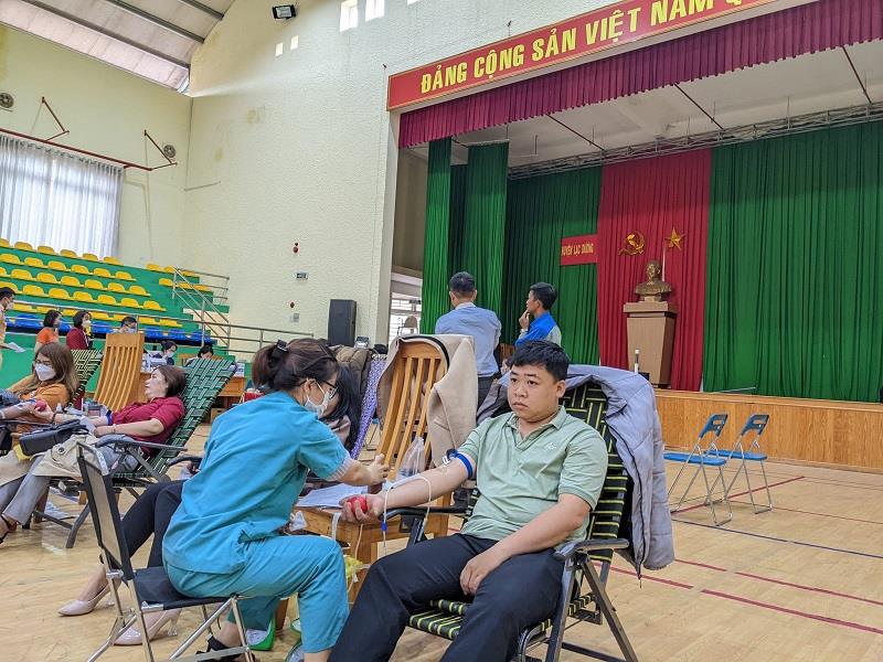 Một số hình ảnh hình máu tại Ngày hội hiến máu đợt 1/2022 của huyện Lạc Dương