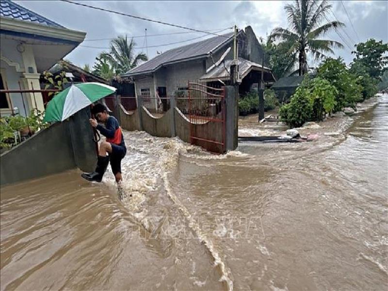 Ngập lụt sau mưa lớn ở  tỉnh Agusan del Sur, Philippines ngày 1/2/2024. (Ảnh: AFP/TTXVN)